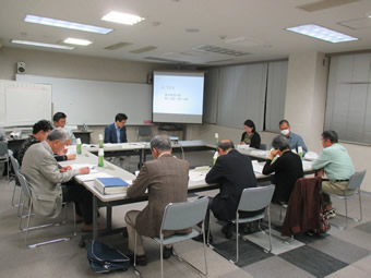 平成26年度下半期および平成27年度に向けた事業実施の意見聴取を行っている様子