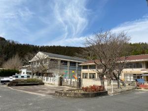 友和小学校、保育園