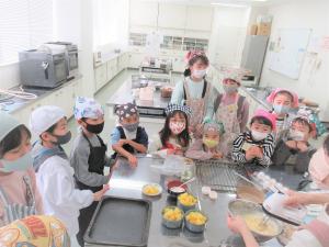 クリスマスケーキを作っている様子1