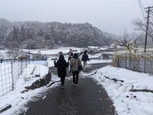 みんなの後ろ姿