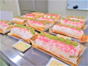完成したロールケーキ
