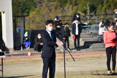 スポーツ公園　挨拶する市長