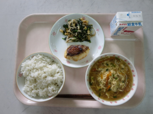佐伯中学校の給食
