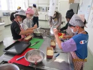 子ども料理教室の様子2