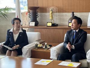 尾身副大臣