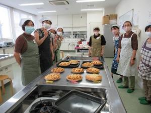 焼きあがったアップルパイ