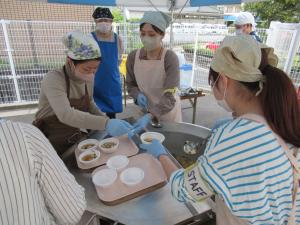 配膳の様子