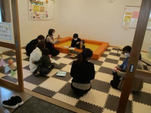 おひざにだっこ　会場の様子