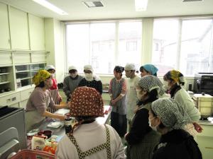 調理をしている様子1