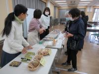 お菓子の販売