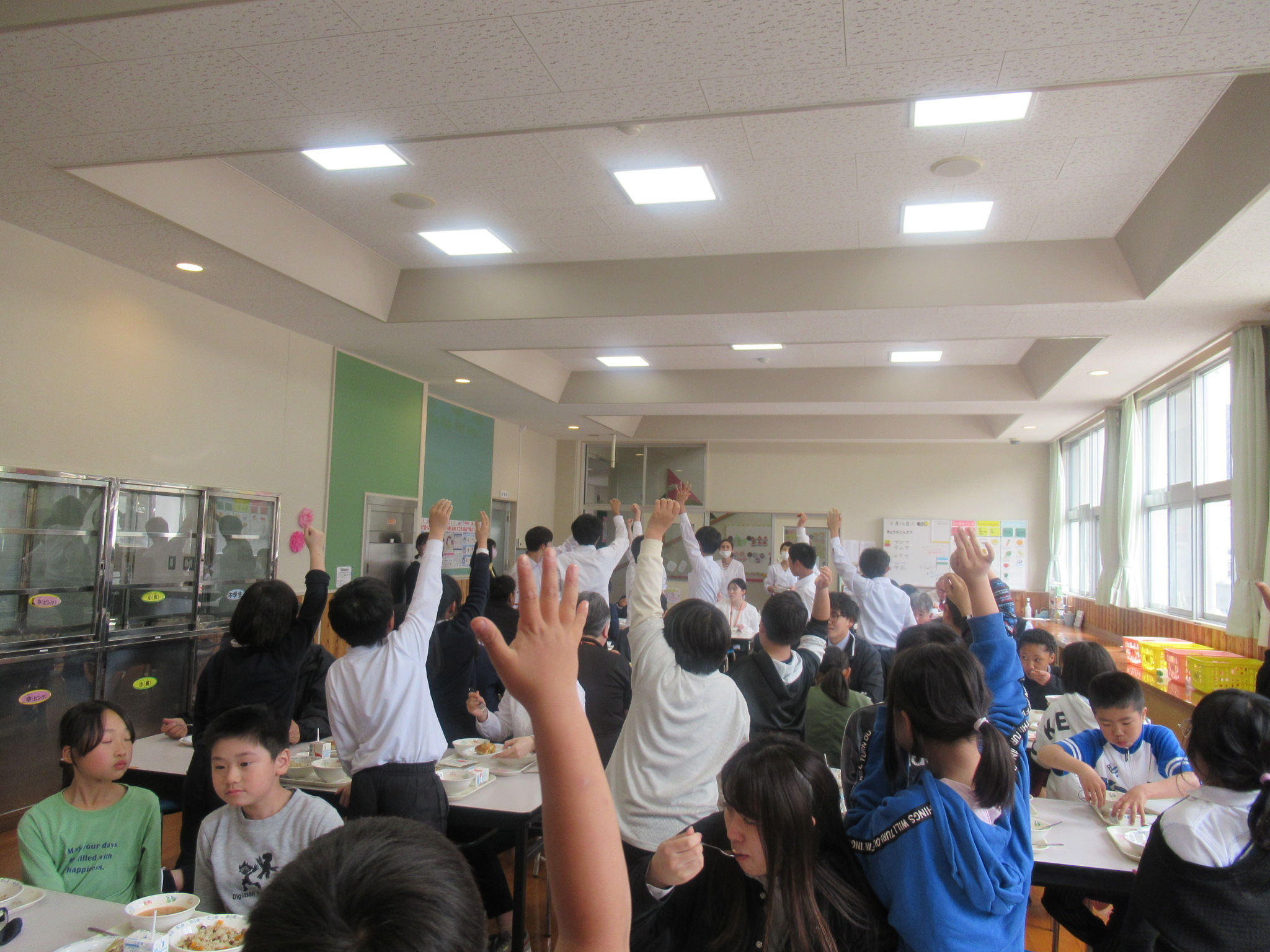 吉和学園の給食中の様子