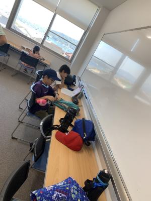 宿題中