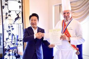 市長とシェフ