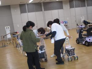 会場の様子（買い物カート）