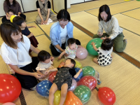 風船あそびの様子