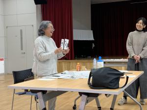 作品紹介の様子1