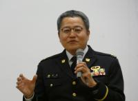 自衛隊の方がお話されている様子