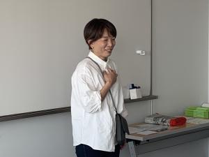 講師