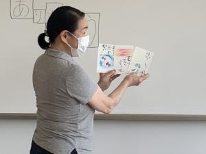作品紹介の様子