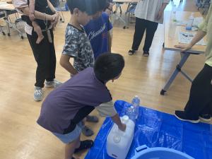 水のタンク運び