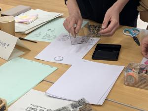 足形フレームづくり（手元）