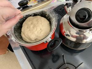 生地を発酵させているところ