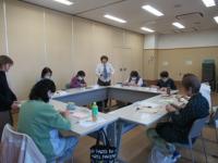 縫っている様子