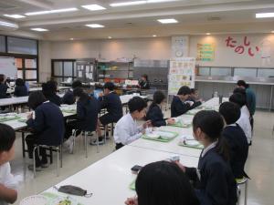 おはなし給食の写真