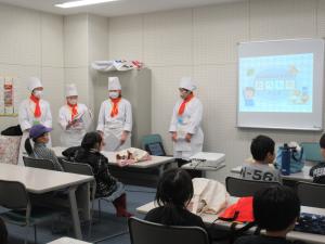 クイズをしている様子