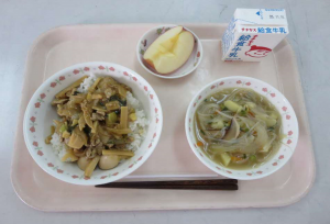 佐伯中学校の台湾料理献立