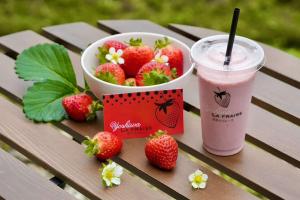 いちごとスイーツの写真