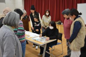 筆文字のレッスンの様子