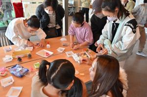 おひざにだっこ・クリスマスワークショップ