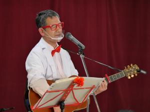 唄と健康のギター漫談