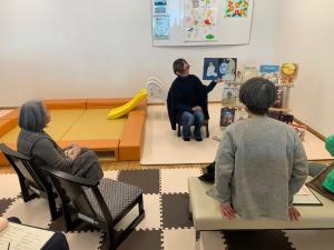 読み手の藤嶋さん