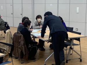 参加者と講師の小野さんの対話の様子