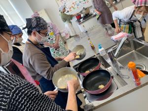 参加者の調理の様子