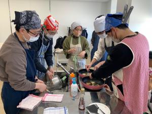 参加者と栄養士の対話の様子