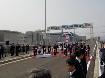はつかいち大橋四車線化