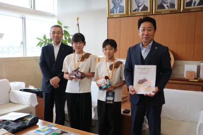 仮谷姉弟集合写真