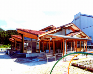 吉和園舎