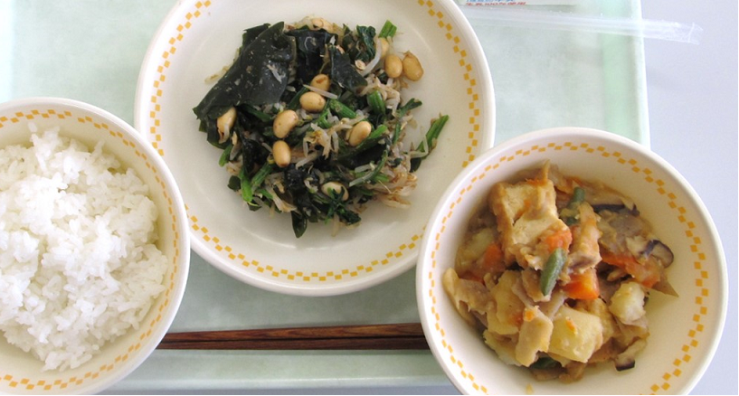 給食